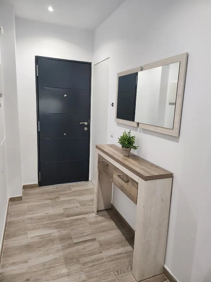 Apartamento Cerca A La Playa فوينخيرولا